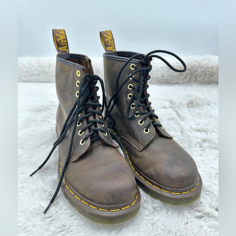 Dr. Martens 11822 Tan/Brown Leather‎ Boots Women’s 8 39 EU NWOT